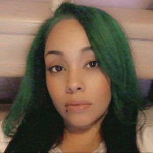 Meet your Posher, Chrissy